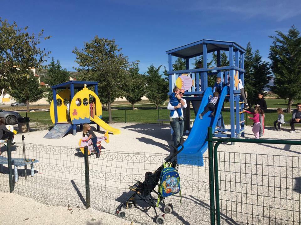 טרוגיר Apartmani Anda מראה חיצוני תמונה